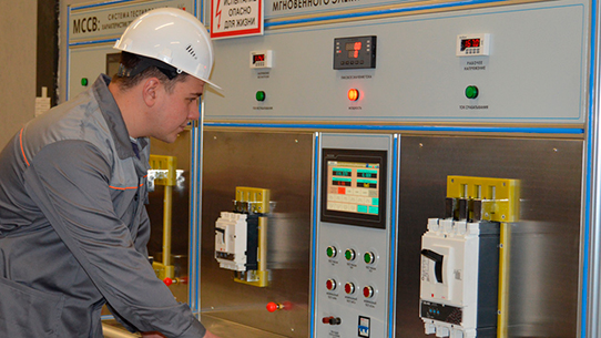 Процесс производства защитно-коммутационного оборудования AKEL 3